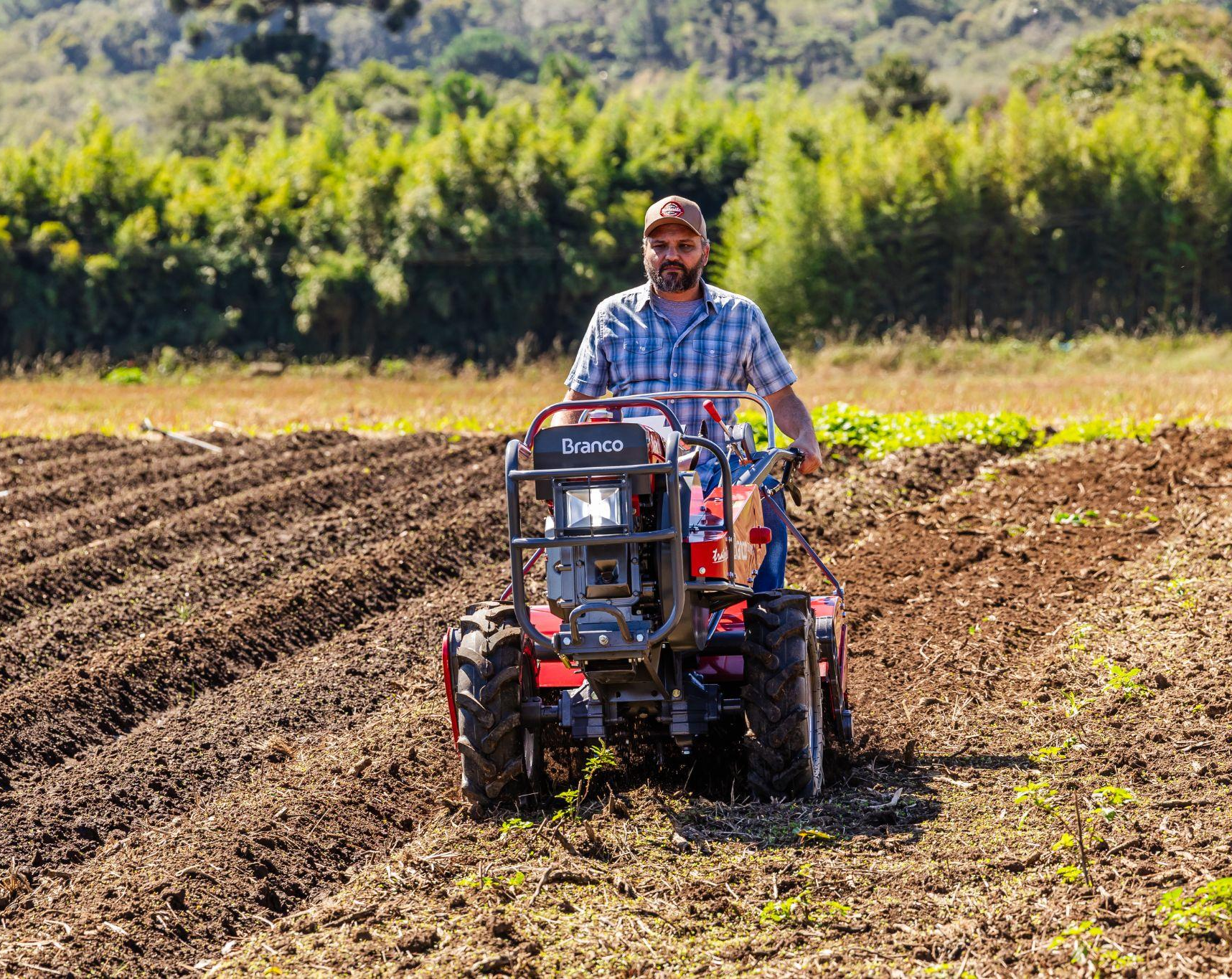 Por que o tratorito da Branco virou sinônimo de força no campo?