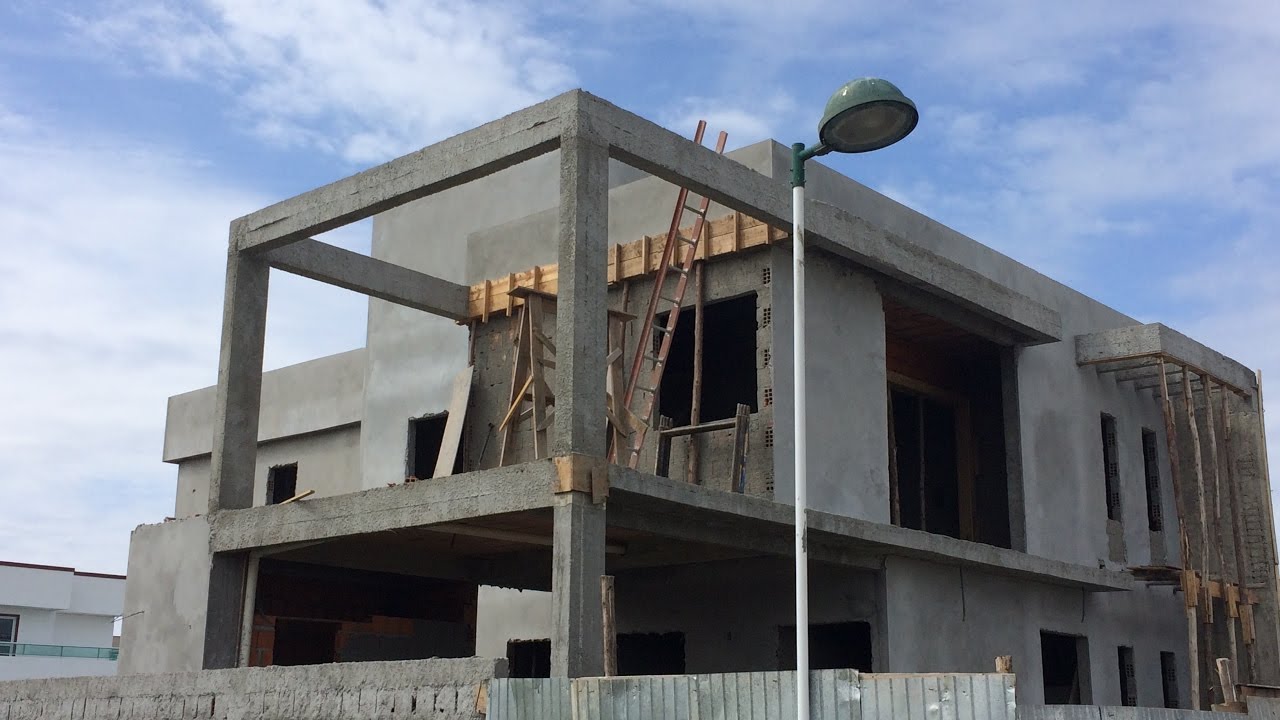Quais as vantagens e desvantagens do aluguel de equipamentos para construção?