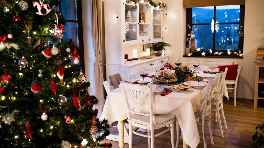 Dicas para organizar sua casa para o período de festas com equipamentos Branco
